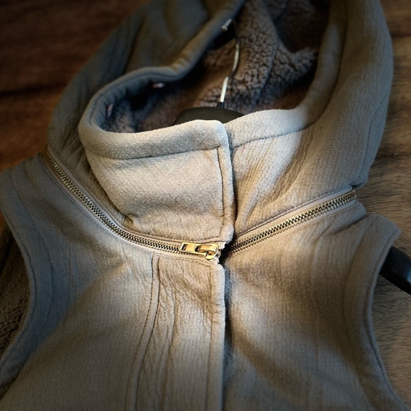 THEORY Cute Winter Vest w/ Hood, New, Army Green, Fur Hood Liner Option, Small - Picture 7 of 15